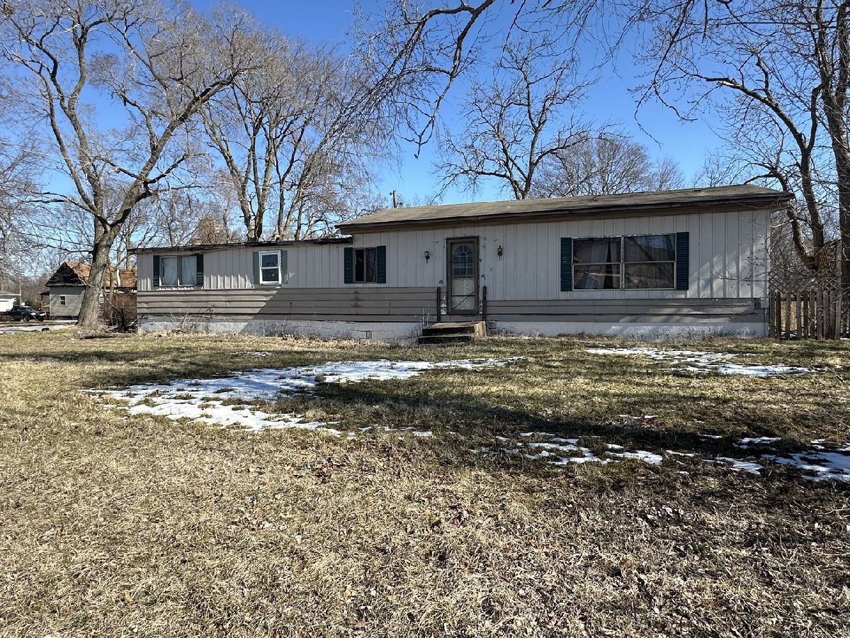  For Sale Erie Illinois, 819 5th Avenue