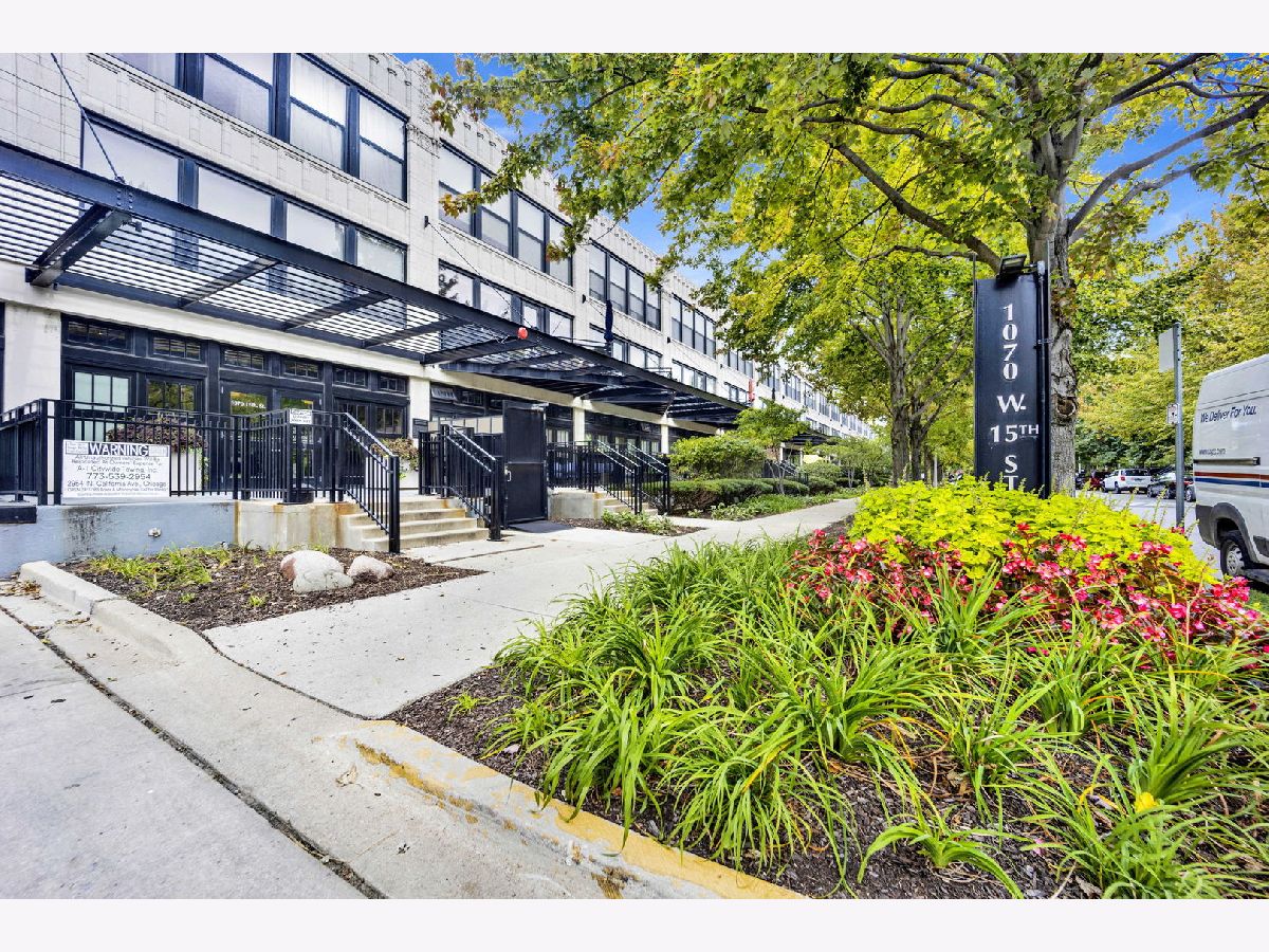  For Sale Chicago Illinois, 1070 15th Street