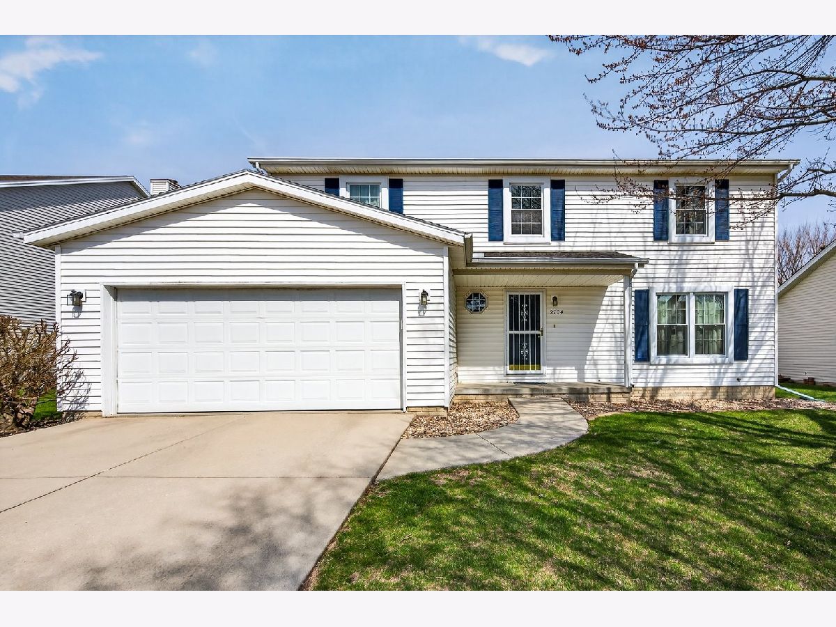 Homes & Condos & Townhomes For Sale Royal Pointe Bloomington Illinois, 2704 Brighton Lane