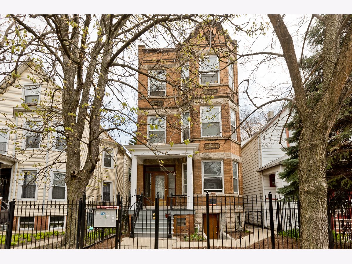  Rented Chicago Illinois, 2707 Central Park