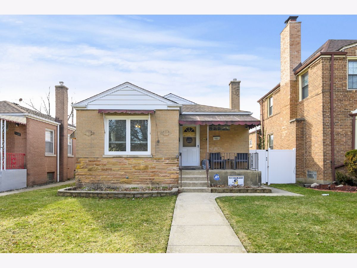 Homes & Condos & Townhomes Rented Sauganash Chicago Illinois, 5622 Kenneth