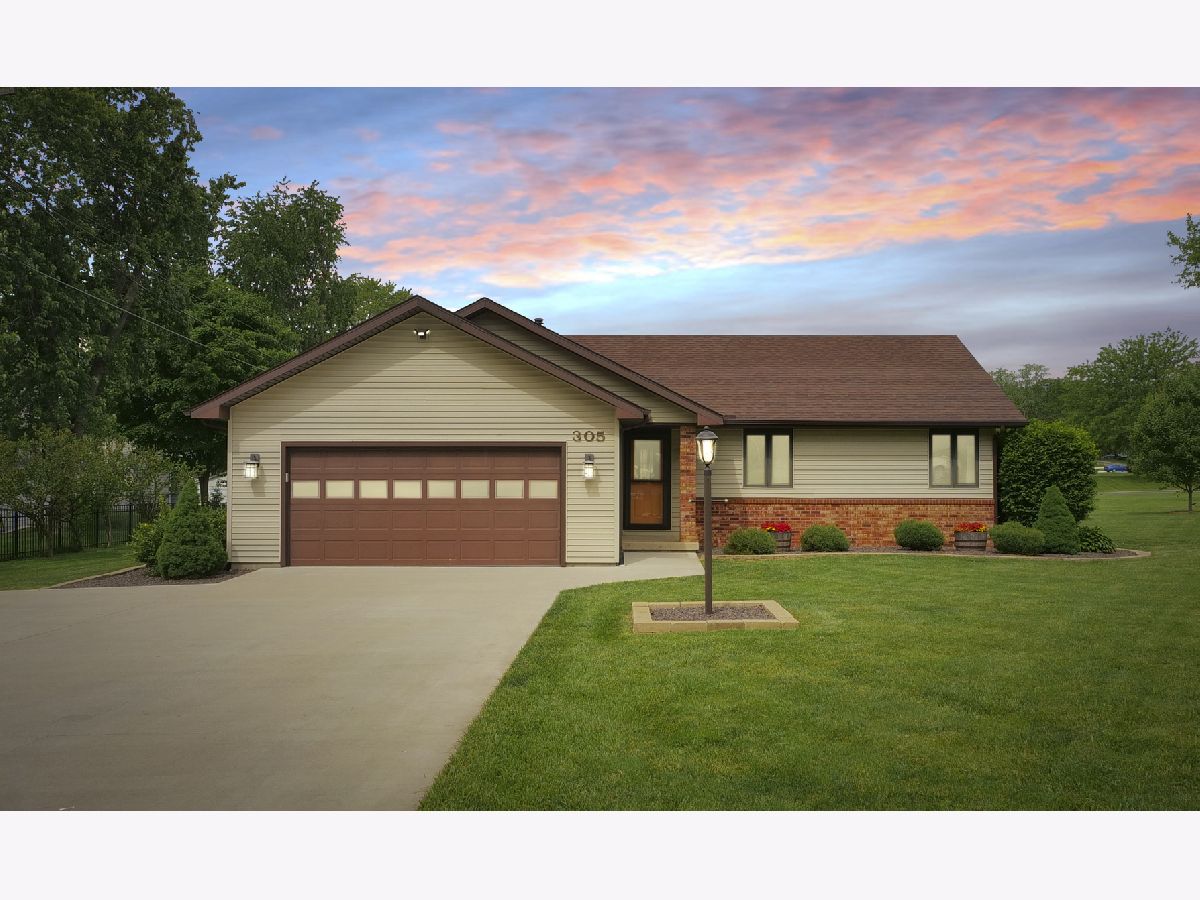  Sold Mahomet Illinois, 305 Jefferson