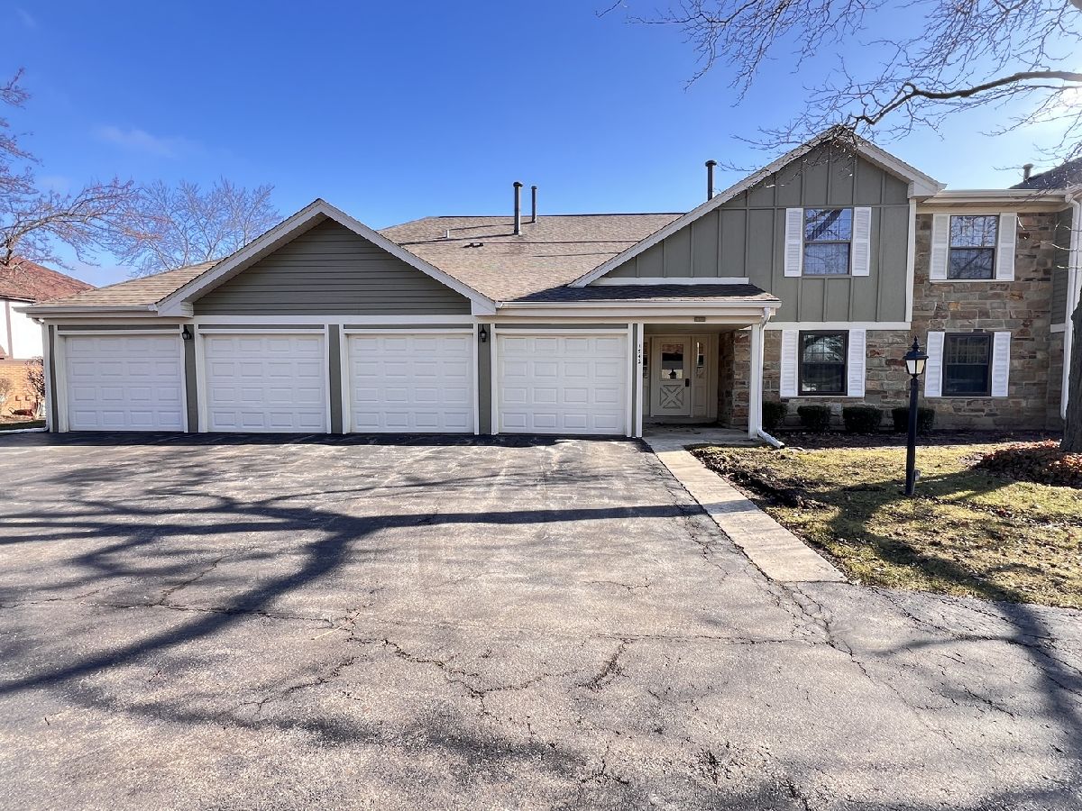  For Rent Wheeling Illinois, 1542 Heather