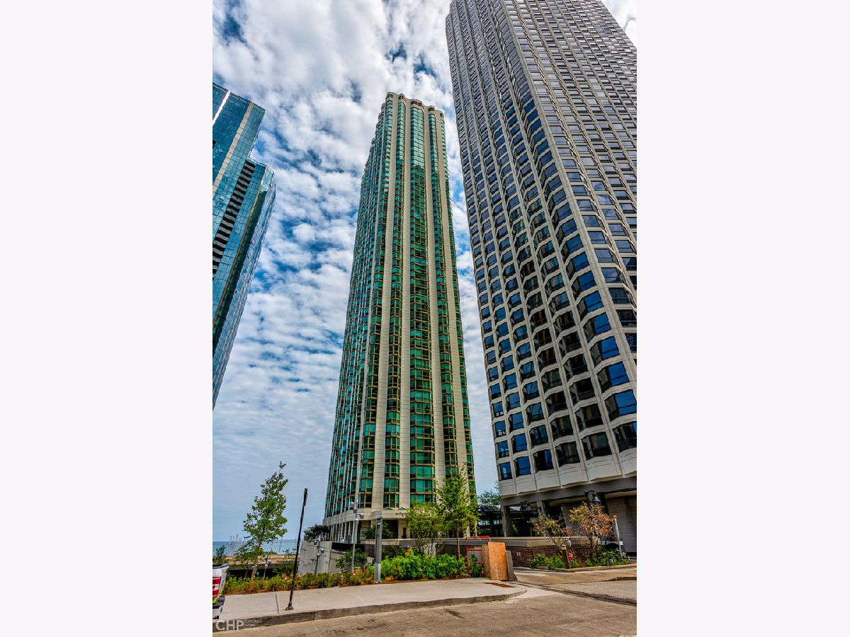 Condominiums For Sale Park Shore Condos Chicago Illinois, 195 Harbor Drive