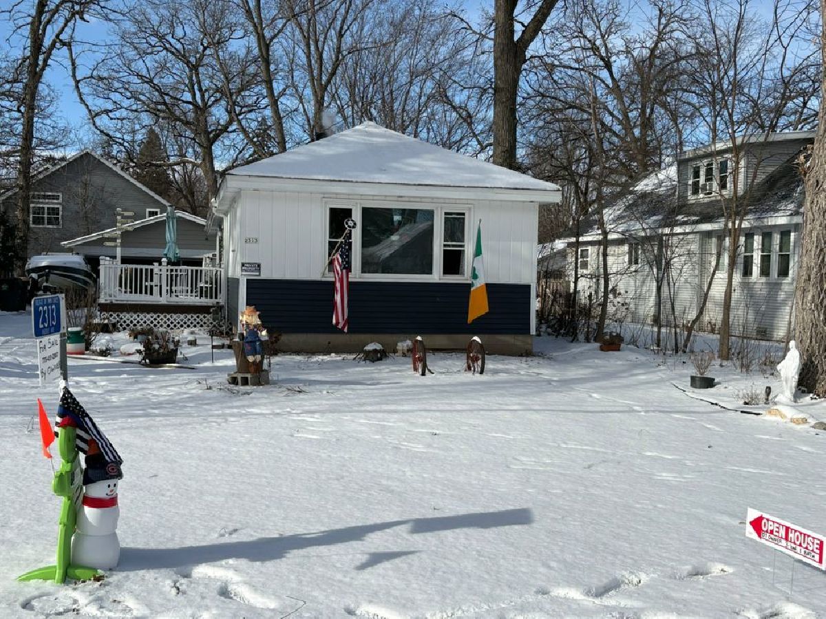  For Sale Twin Lakes Wisconsin, 2313 Haerle Avenue