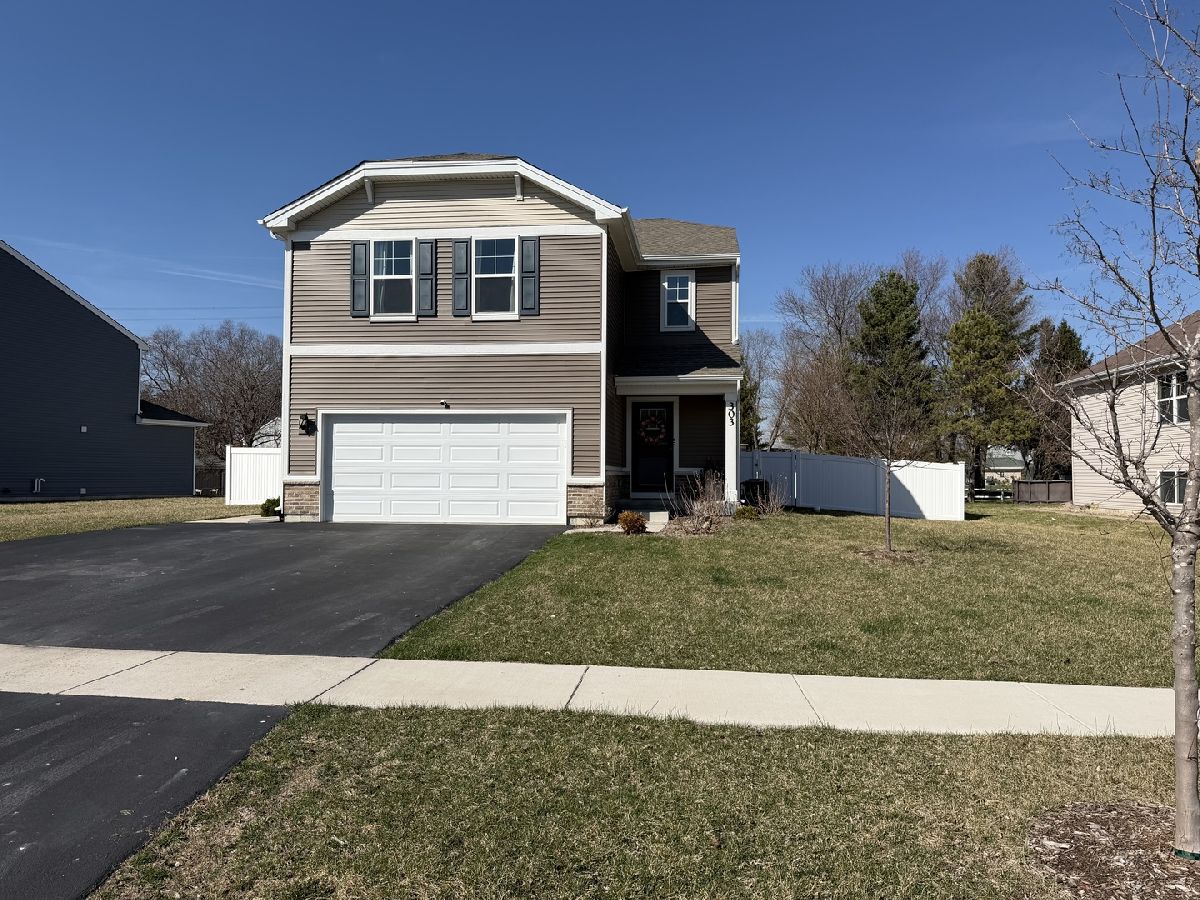 Homes & Condos & Townhomes For Sale Cedar Creek Joliet Illinois, 303 Gladys Avenue