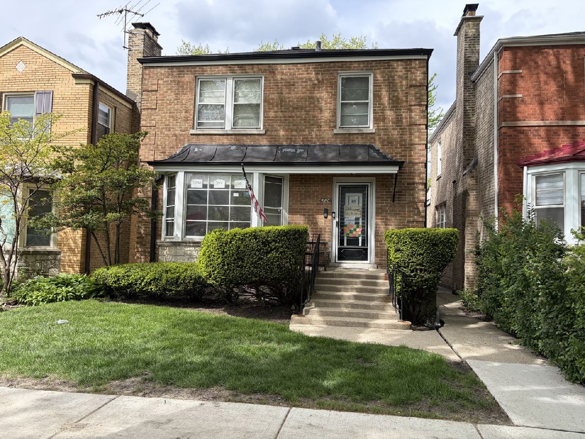  For Sale Chicago Illinois, 6734 Mozart Street
