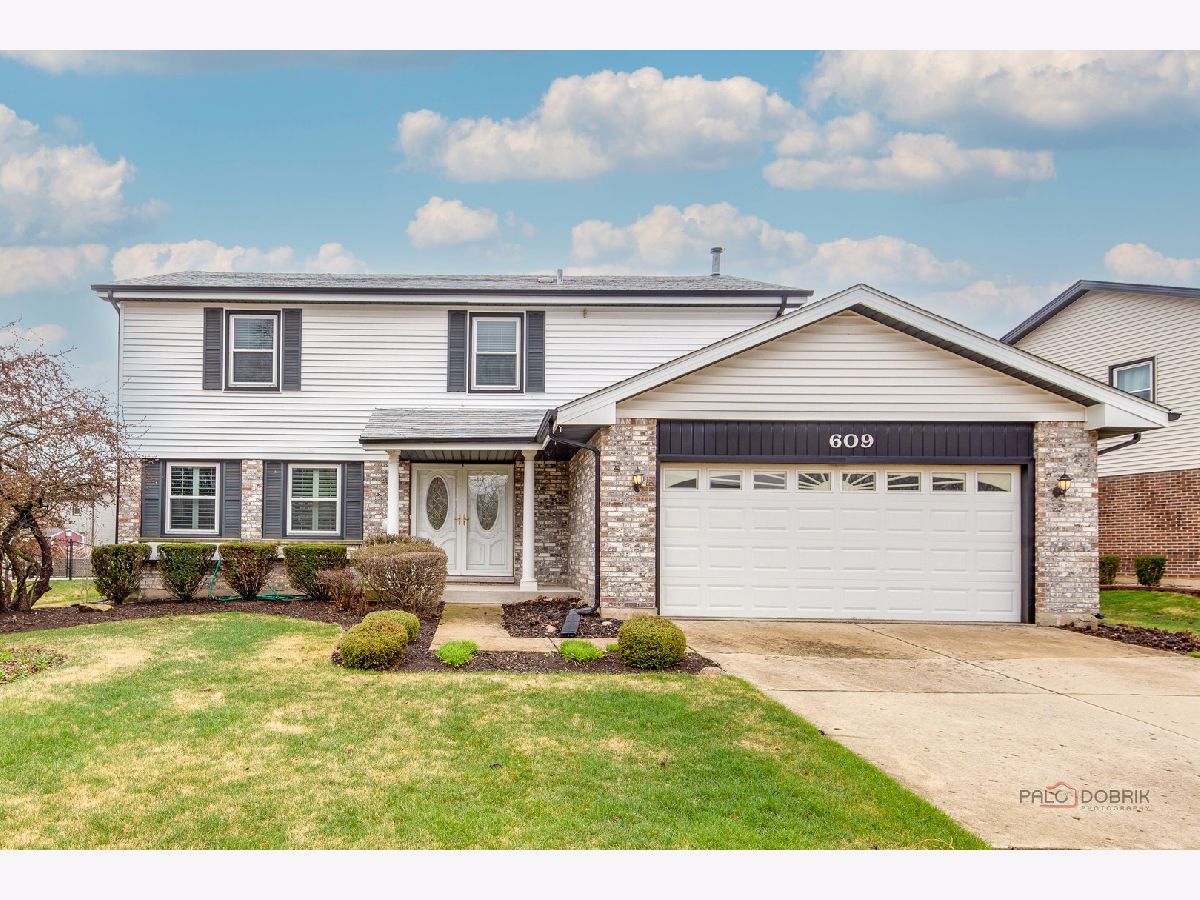  For Sale Schaumburg Illinois, 609 Thames Drive