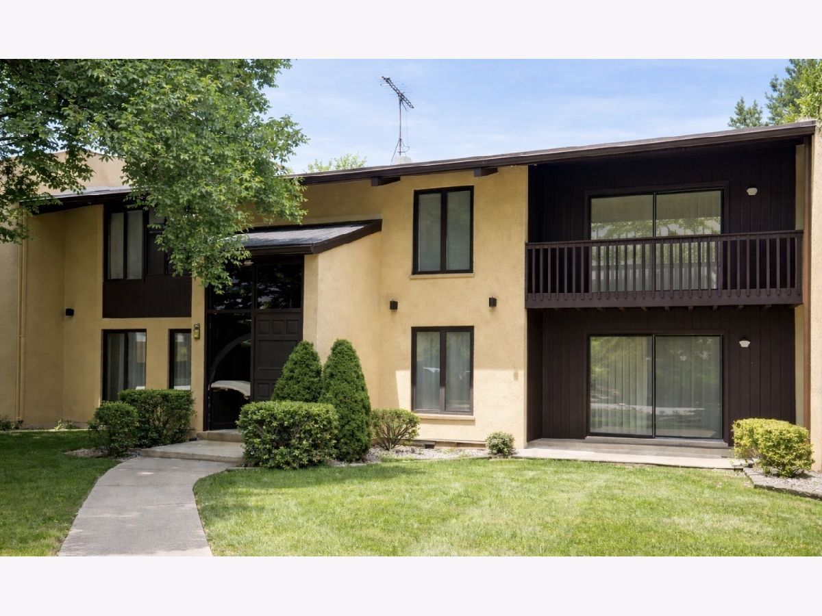 Condominiums & Homes For Sale Butterfield Creek Homewood Illinois, 1050 Holbrook Road