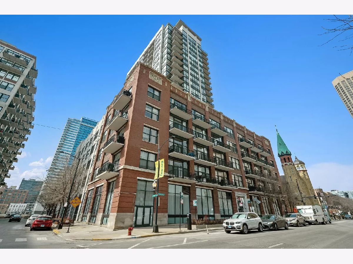  Rented Chicago Illinois, 210 Des Plaines