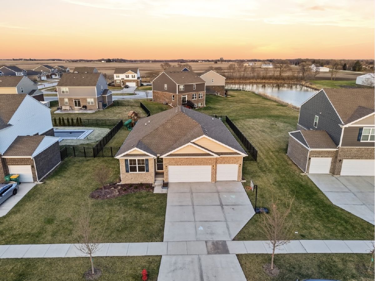 Homes For Sale Ivanhoe Manhattan Illinois, 26213 Castle Boulevard