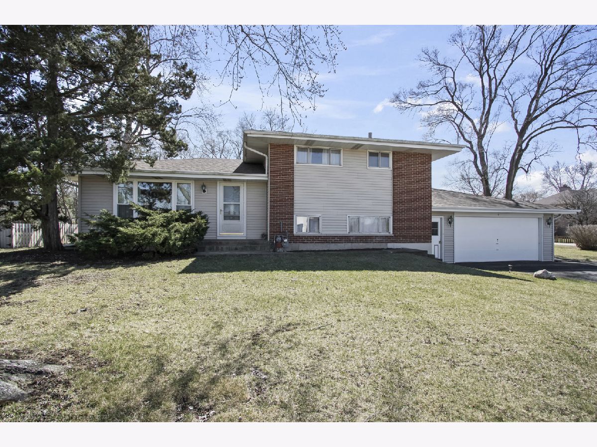  For Sale Lake Zurich Illinois, 61 Miller Road