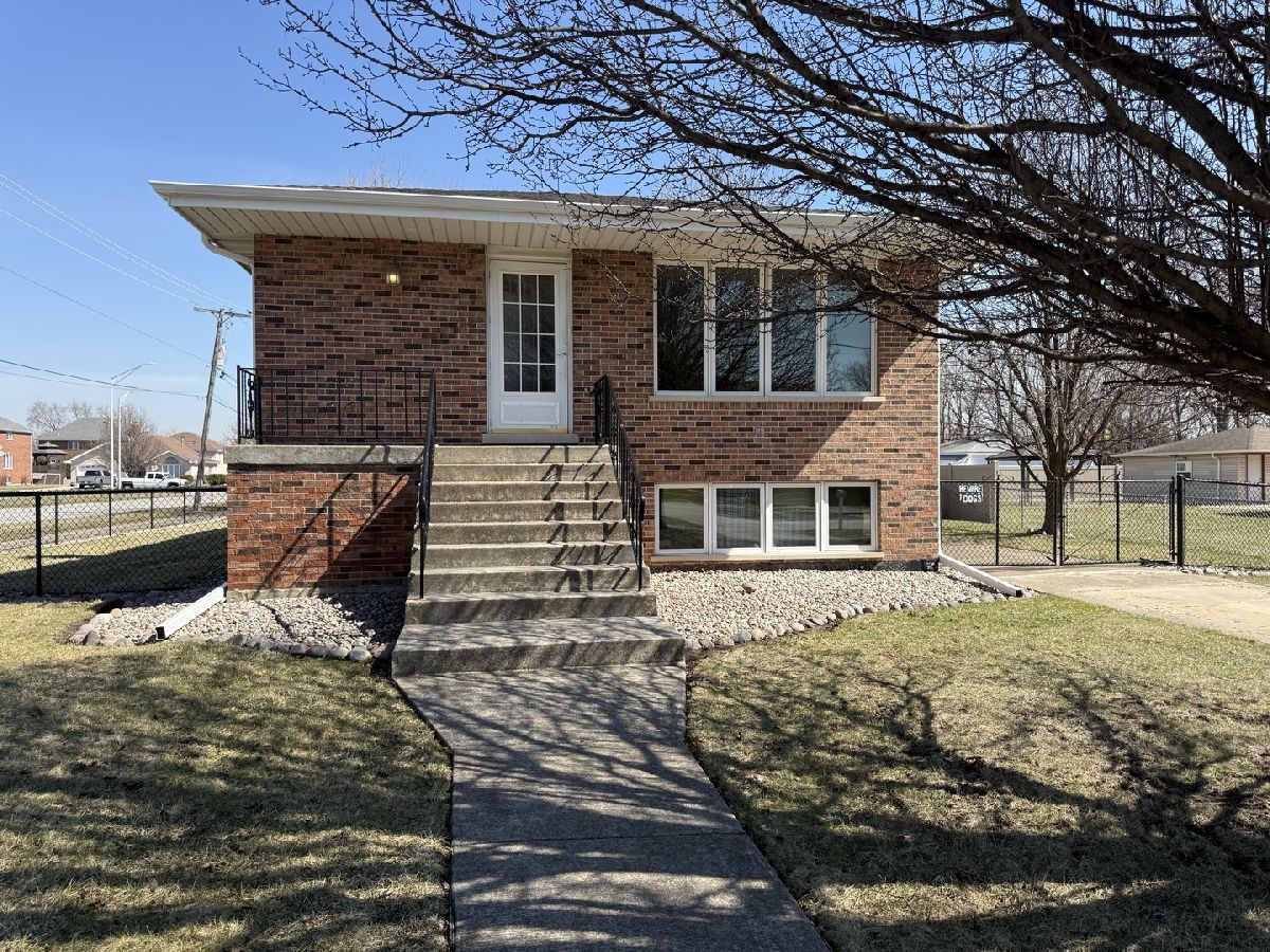  For Rent Burbank Illinois, 8301 Normandy