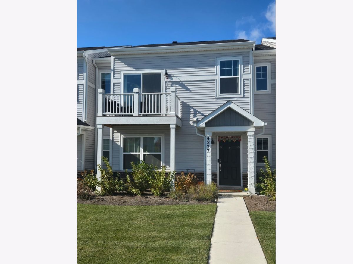 Condos & Townhomes For Rent Chelsea Manor Aurora Illinois, 4277 Chelsea Manor