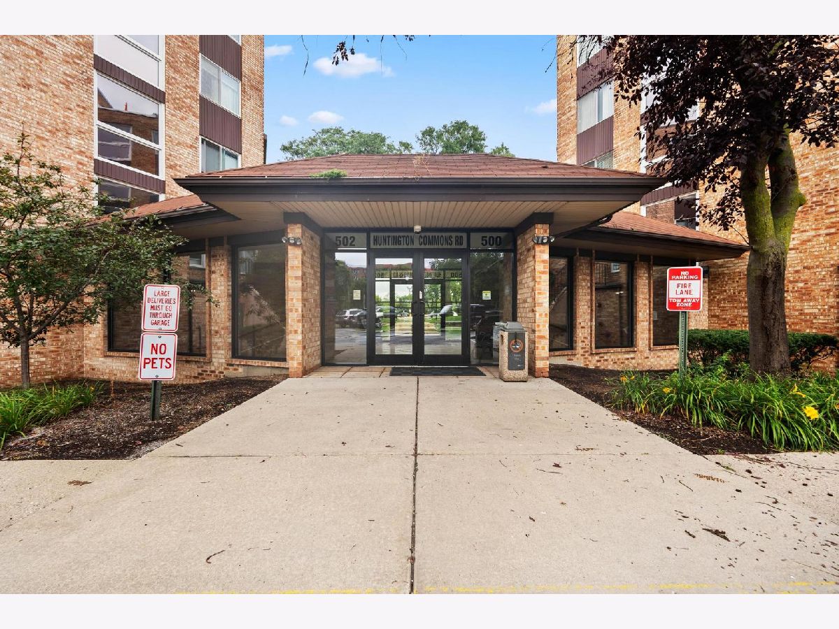  For Sale Mount Prospect Illinois, 502 Huntington Commons Road