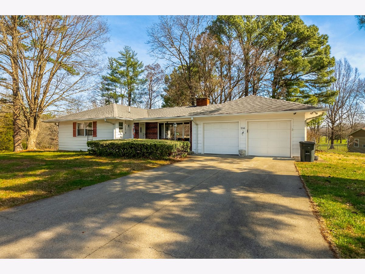  For Sale Murphysboro Illinois, 218 Blessing Circle