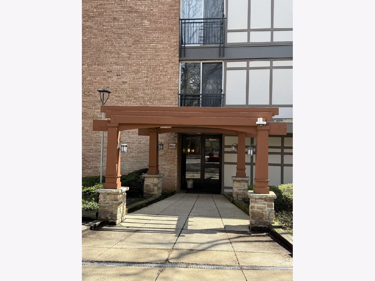 Condos & Townhomes For Rent Four Lakes Lisle Illinois, 5800 Oakwood