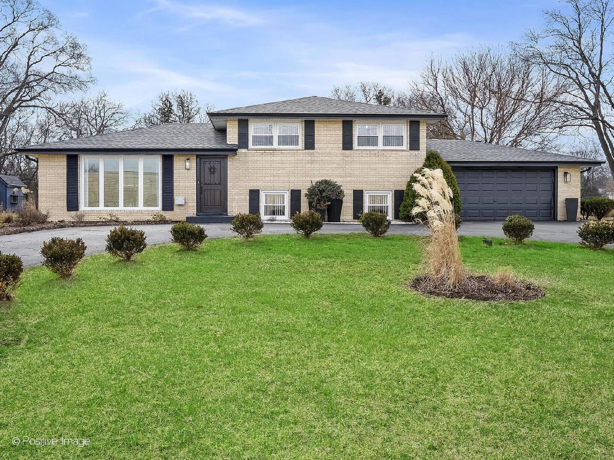  For Sale Lemont Illinois, 20W065 Frontage Road