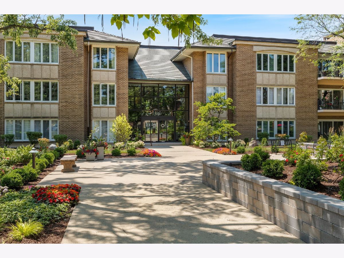  For Sale Oak Brook Illinois, 2 Oak Brook Club Drive