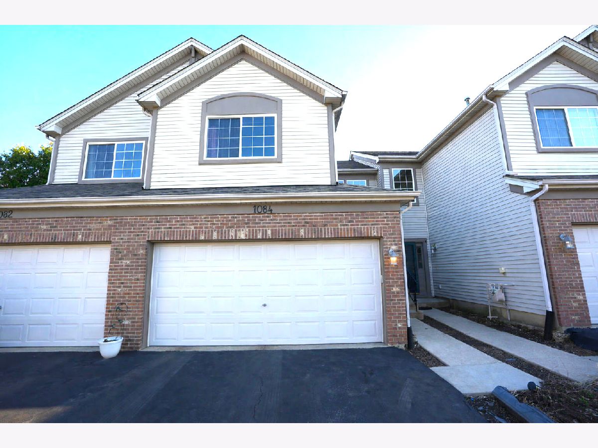 Townhomes & Condos Rented Woodlands At Oakhurst North Aurora Illinois, 1084 Parkhill