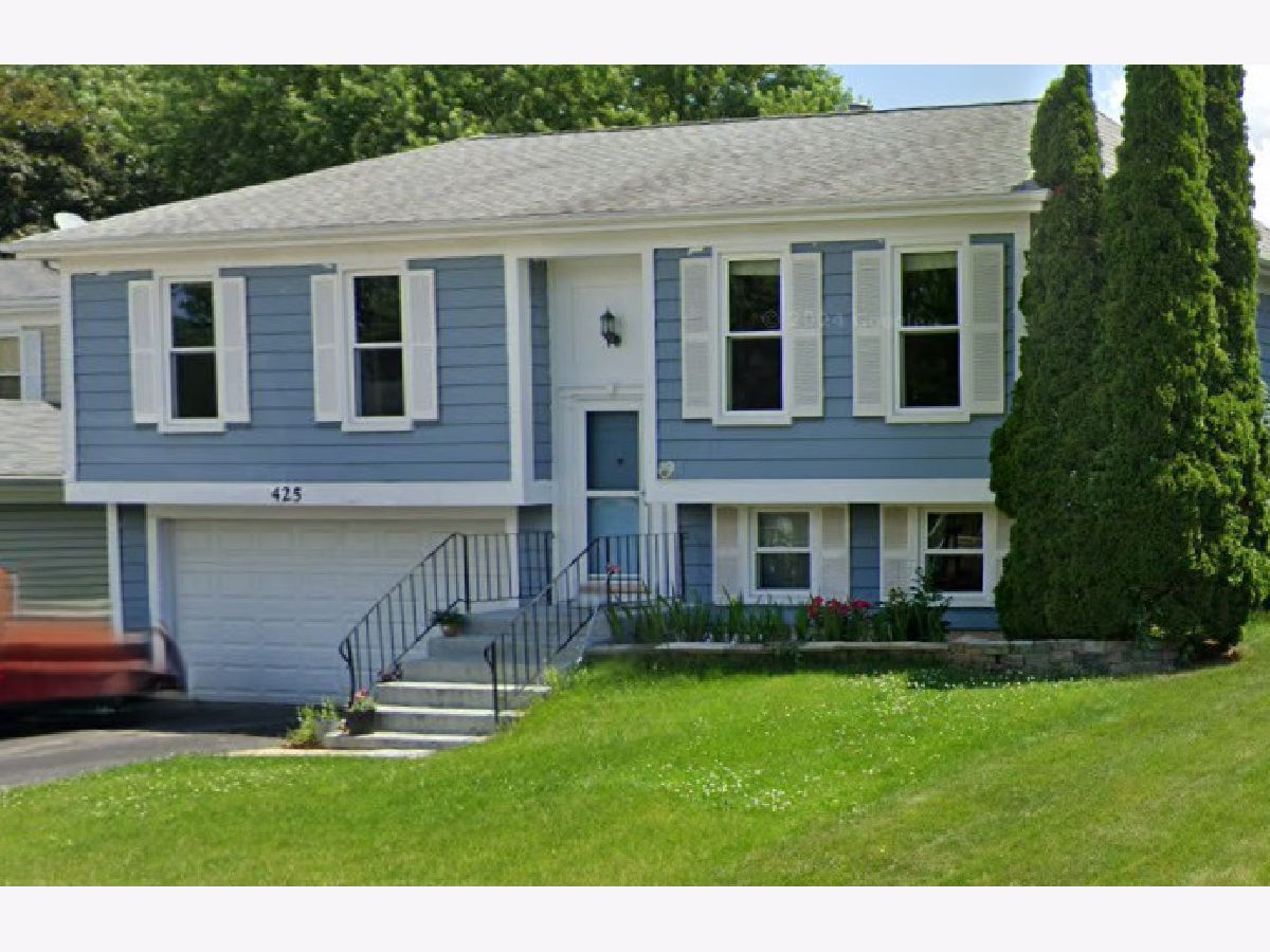 Homes & Condos & Townhomes For Sale Waterbury Roselle Illinois, 425 Norman Lane