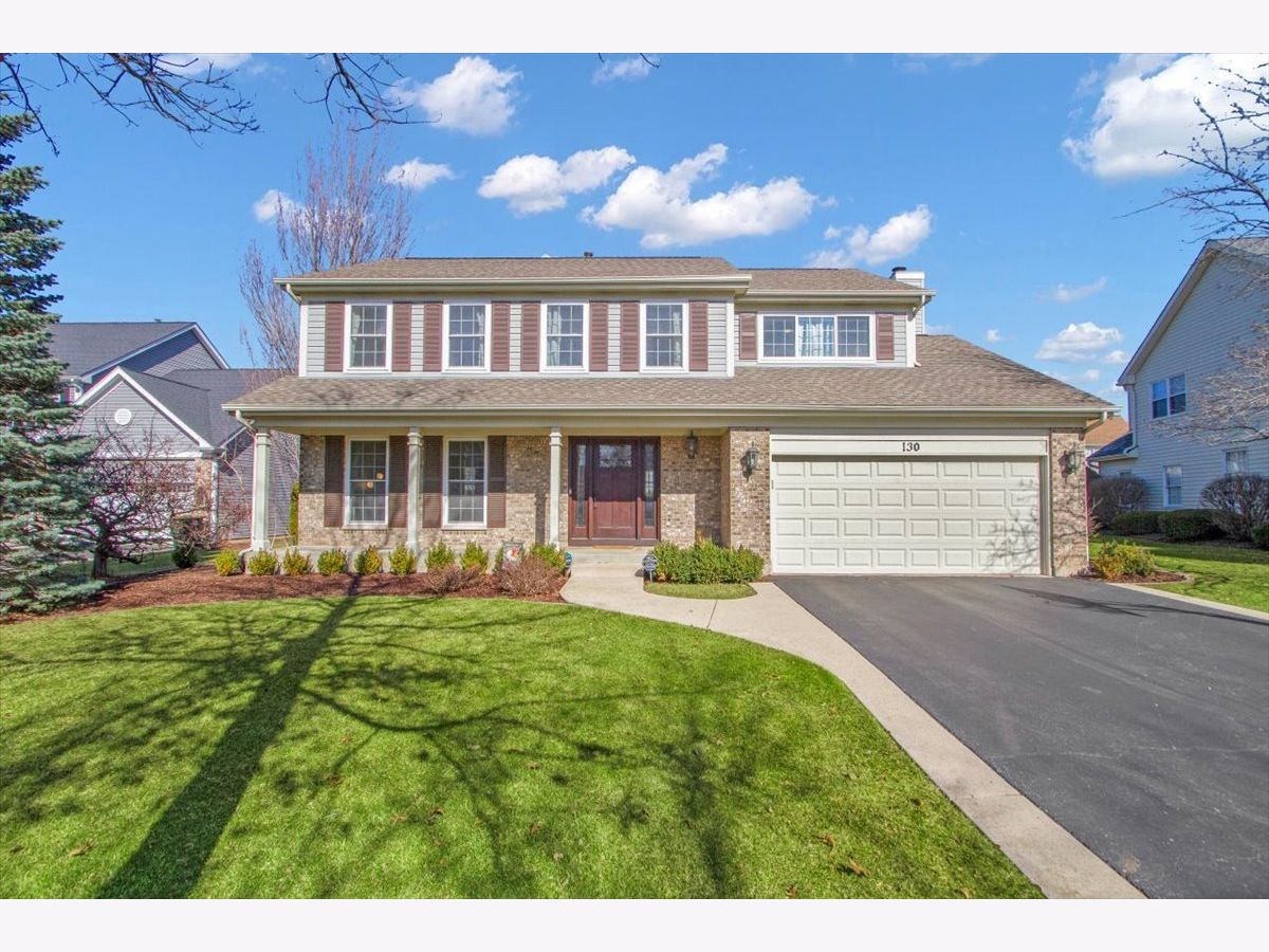 Townhomes & Homes For Sale College Trail Grayslake Illinois, 130 Whitehall Court