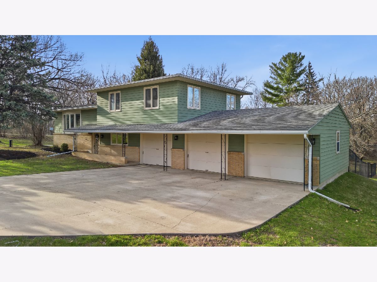  For Sale Dixon Illinois, 702 Highcrest Road