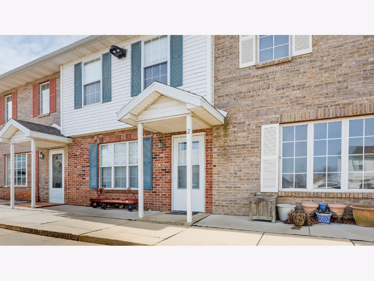 Condos & Townhomes & Homes For Sale Prairieview Estates Bloomington Illinois, 23 Fetzer Court