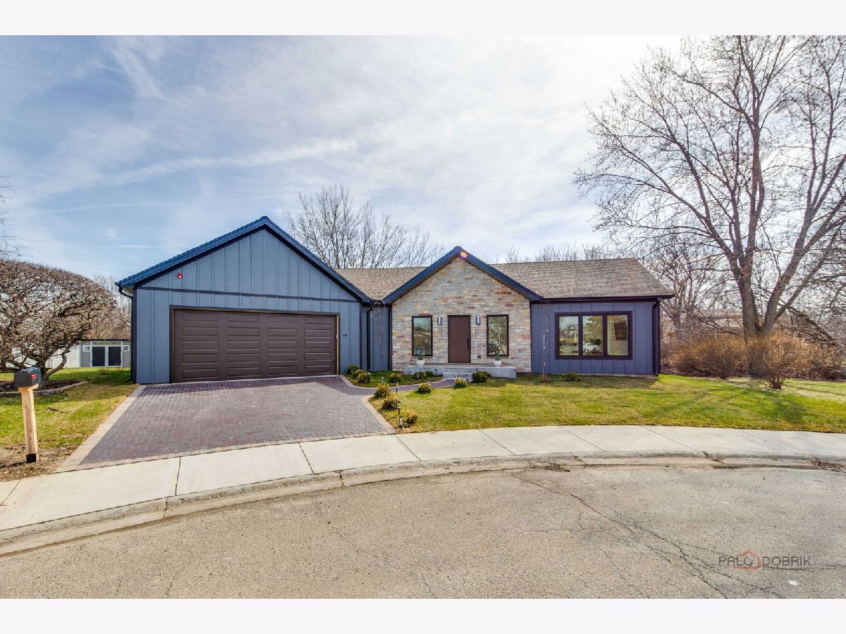  For Sale Des Plaines Illinois, 19 Marina Drive