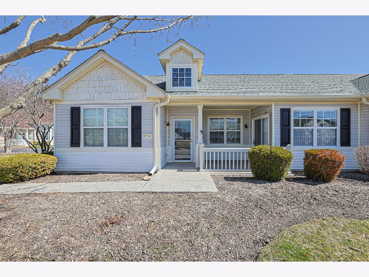  Rented Huntley Illinois, 12166 White Tail