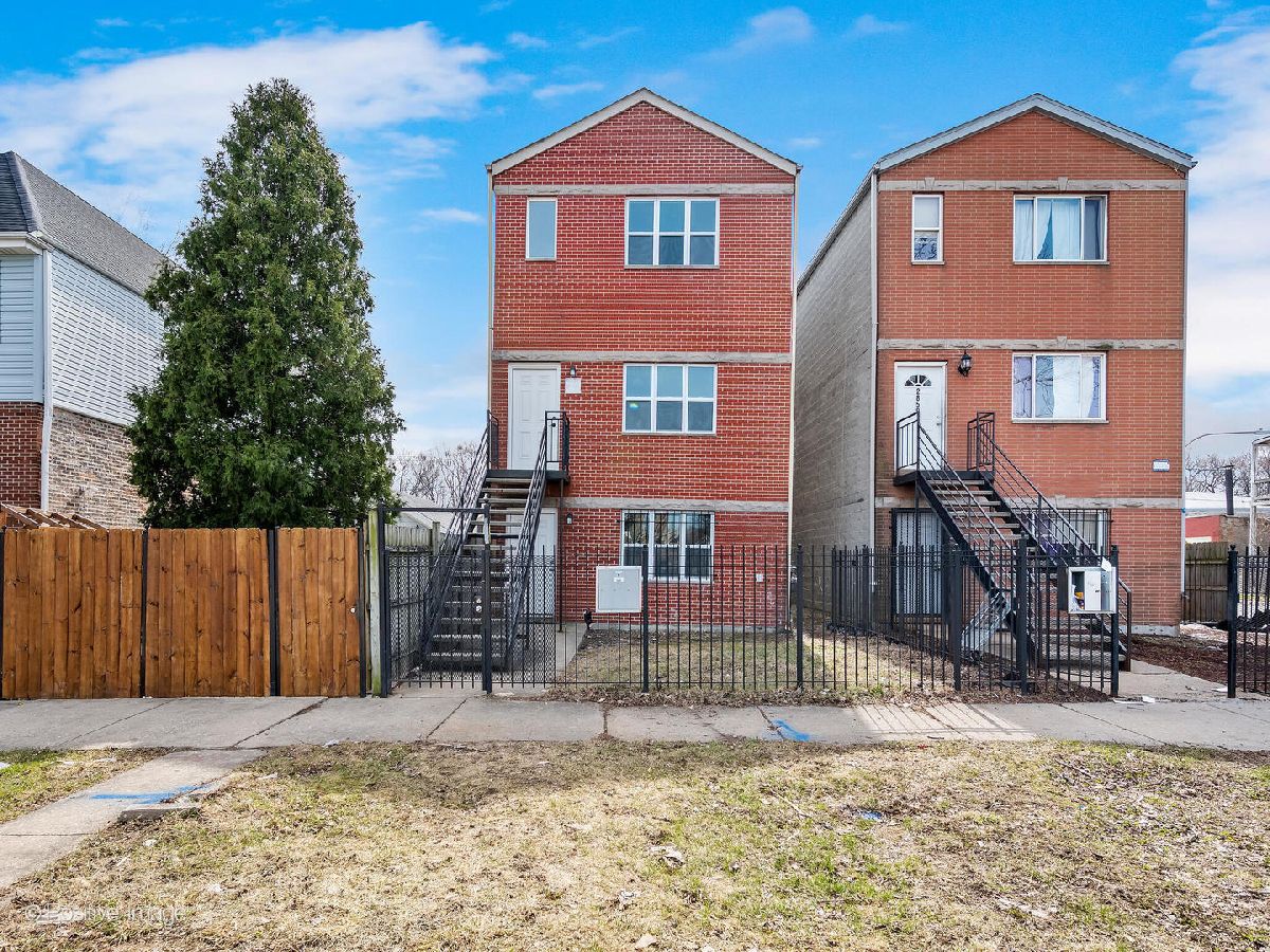  For Sale Chicago Illinois, 2855 Arthington Street