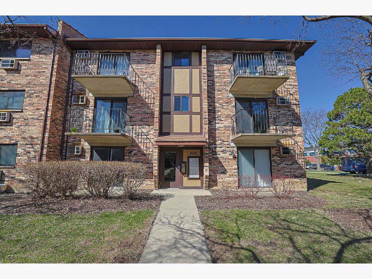  For Sale Carol Stream Illinois, 230 Klein Creek Court