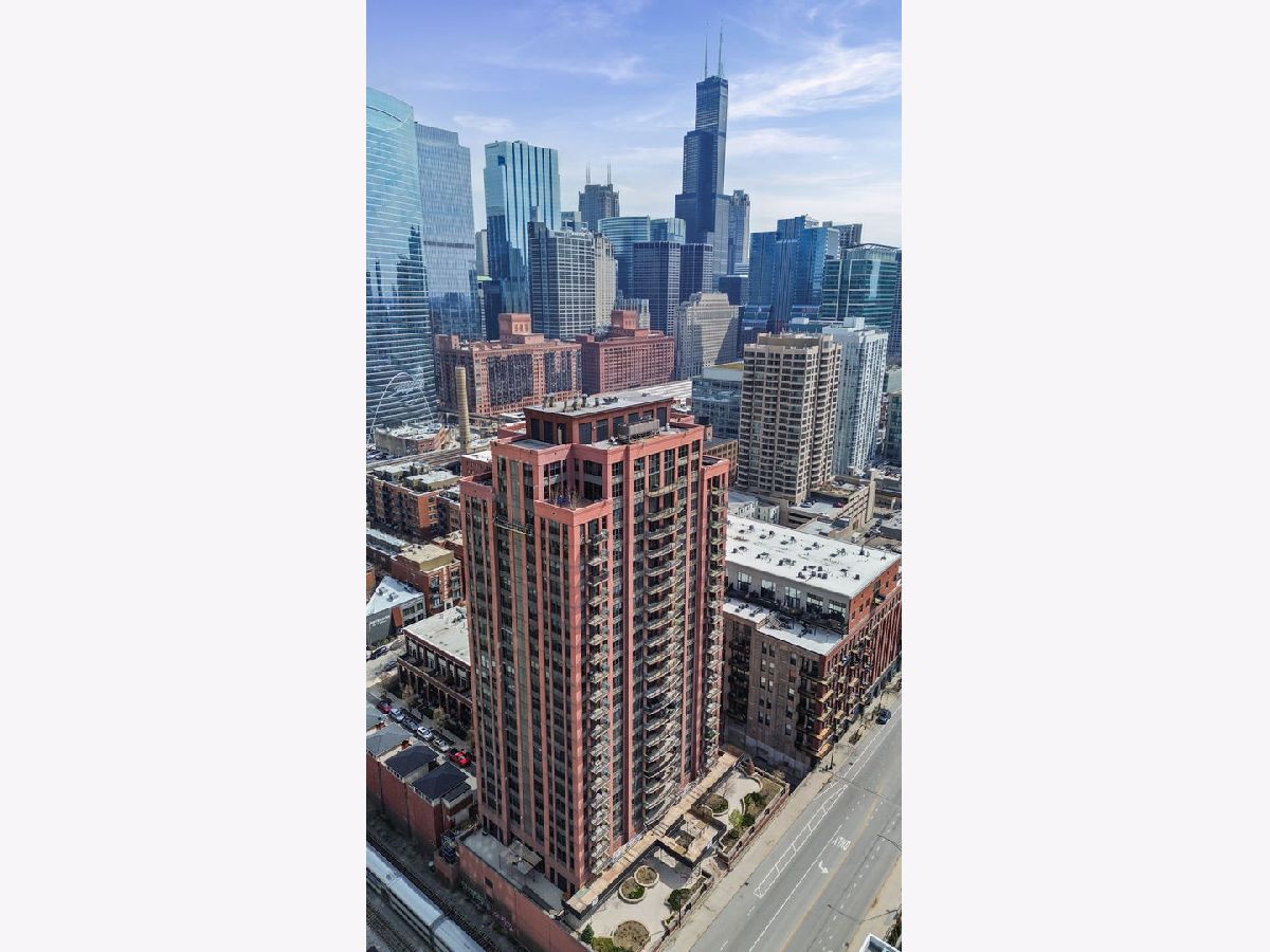 Condominiums Rented Kinzie Station Chicago Illinois, 330 Jefferson