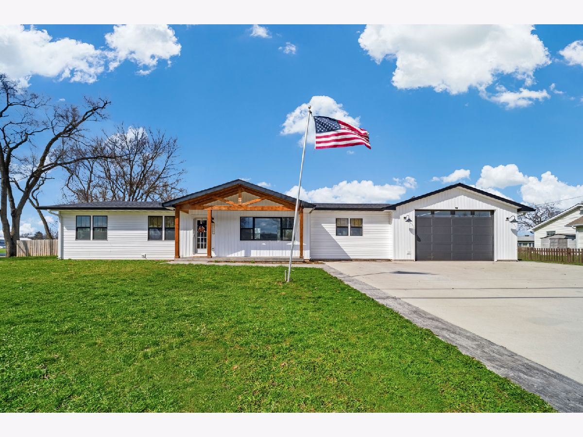  For Sale Spring Grove Illinois, 2314 Westward Drive