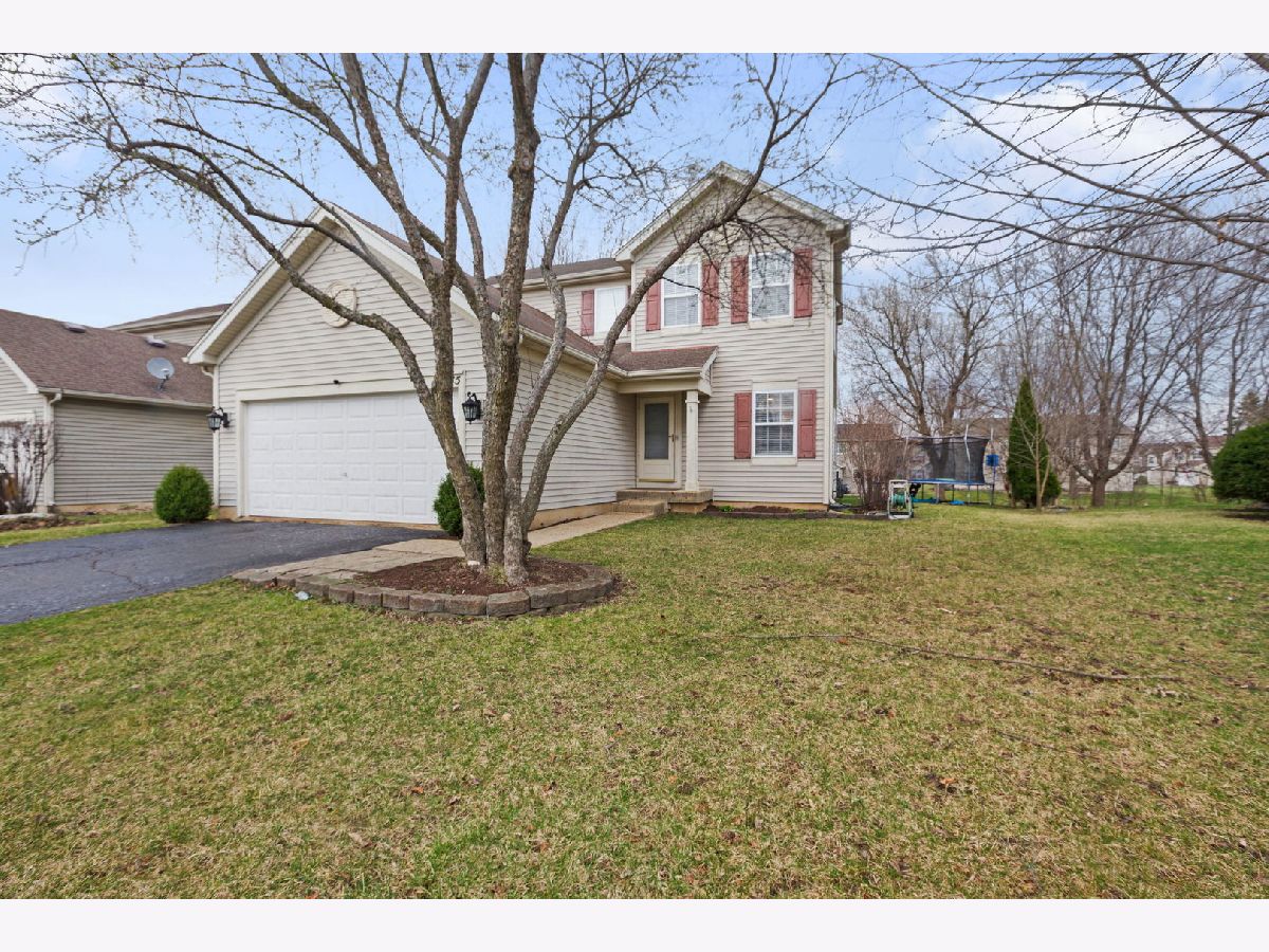 Townhomes & Condos & Homes For Sale Timber Trails Gilberts Illinois, 75 Woodland Park Circle