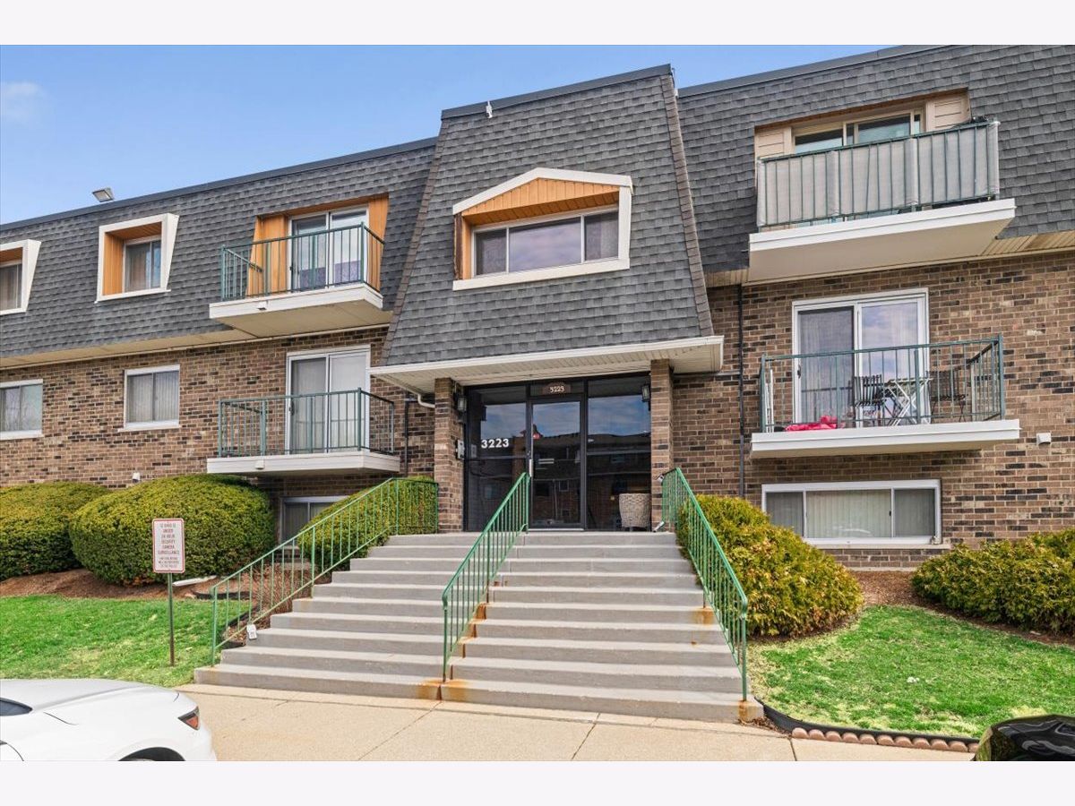  For Rent Northbrook Illinois, 3223 Parkway