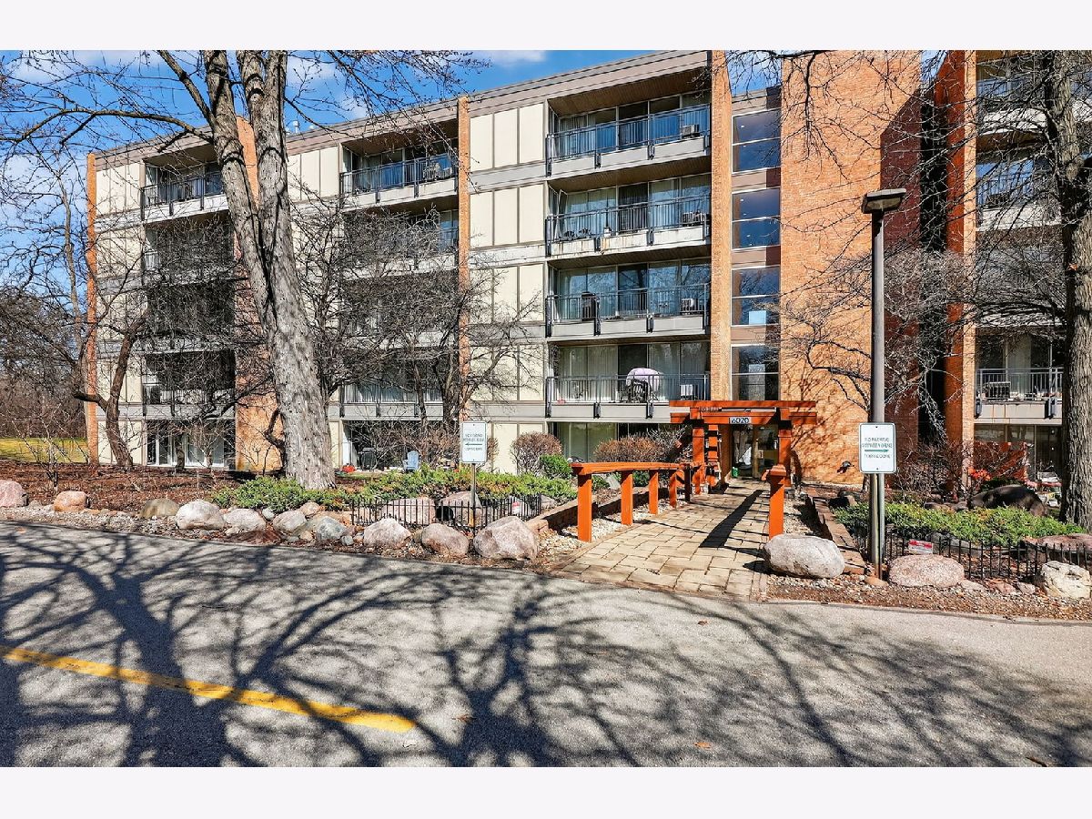 Condos & Townhomes For Sale Four Lakes Lisle Illinois, 6020 Oakwood Drive