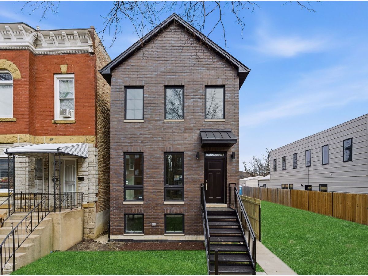  For Sale Chicago Illinois, 2832 Wilcox Street