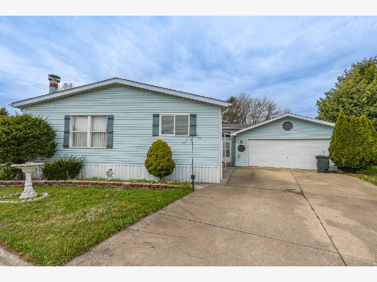  For Sale Manteno Illinois, 59 Maple Ridge