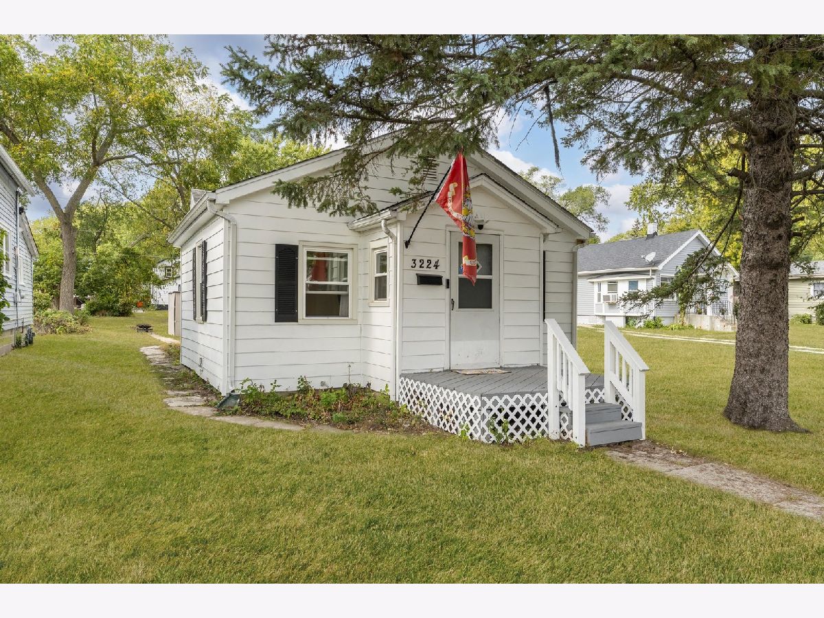  For Sale Zion Illinois, 3224 Gilboa Avenue