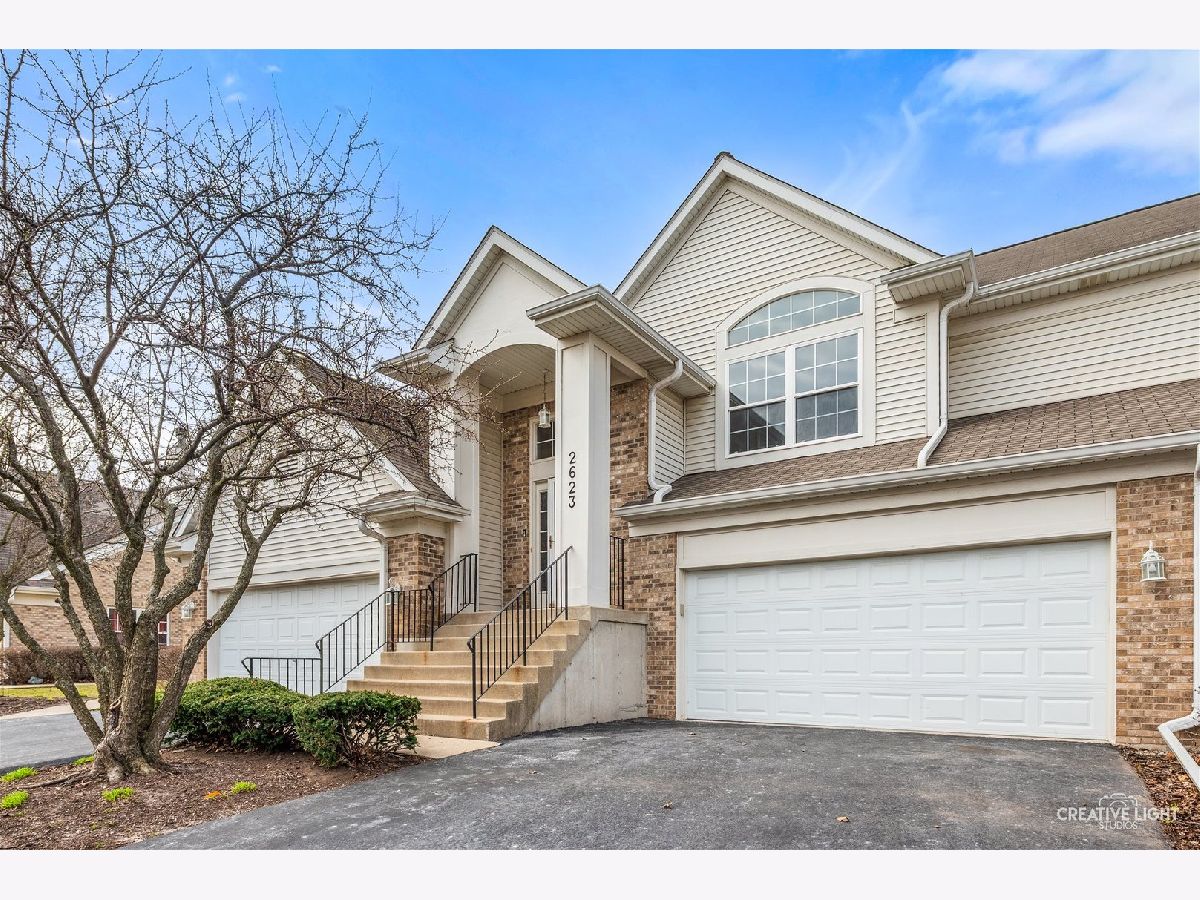 Townhomes & Condos & Homes For Sale Riverwalk Plainfield Illinois, 2623 Old Woods Trail