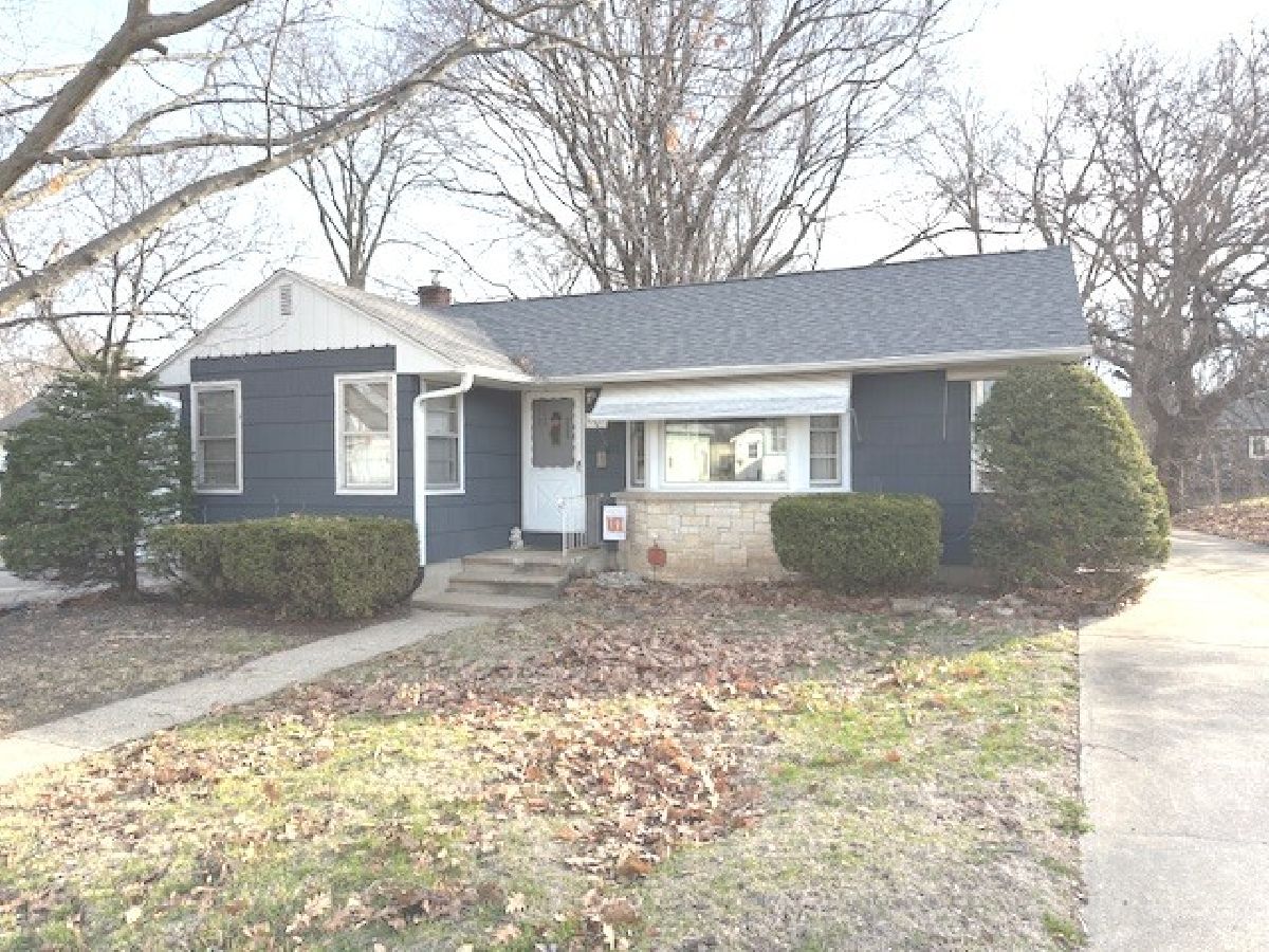  For Sale Dixon Illinois, 712 Ottawa Avenue