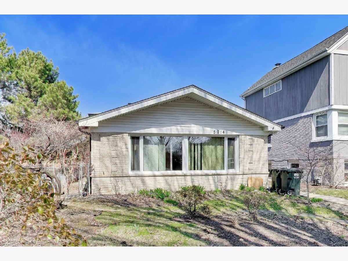  For Sale Morton Grove Illinois, 5714 Crain Street
