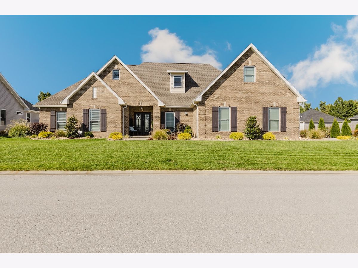  For Sale Marion Illinois, 1112 Daybreak Drive