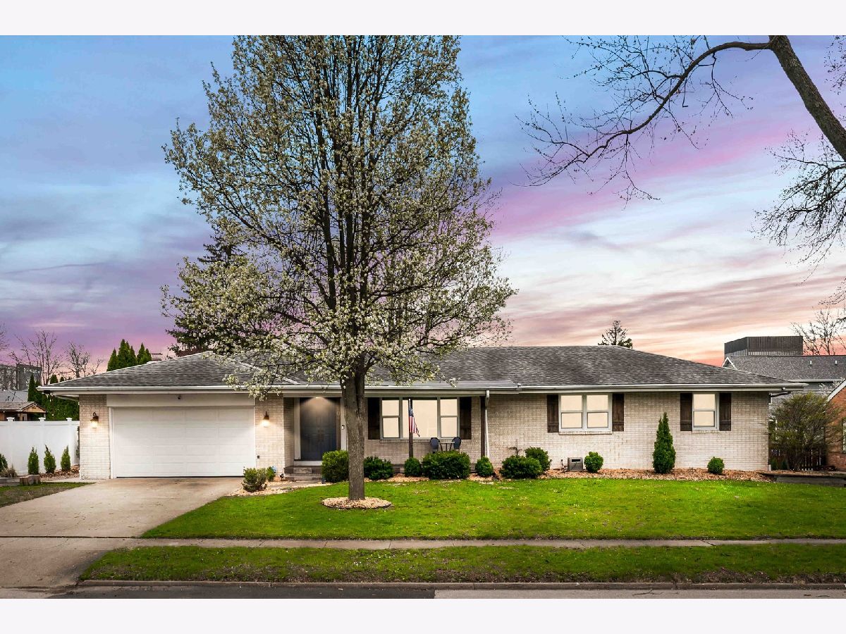  For Sale Bloomington Illinois, 104 Ruth Road