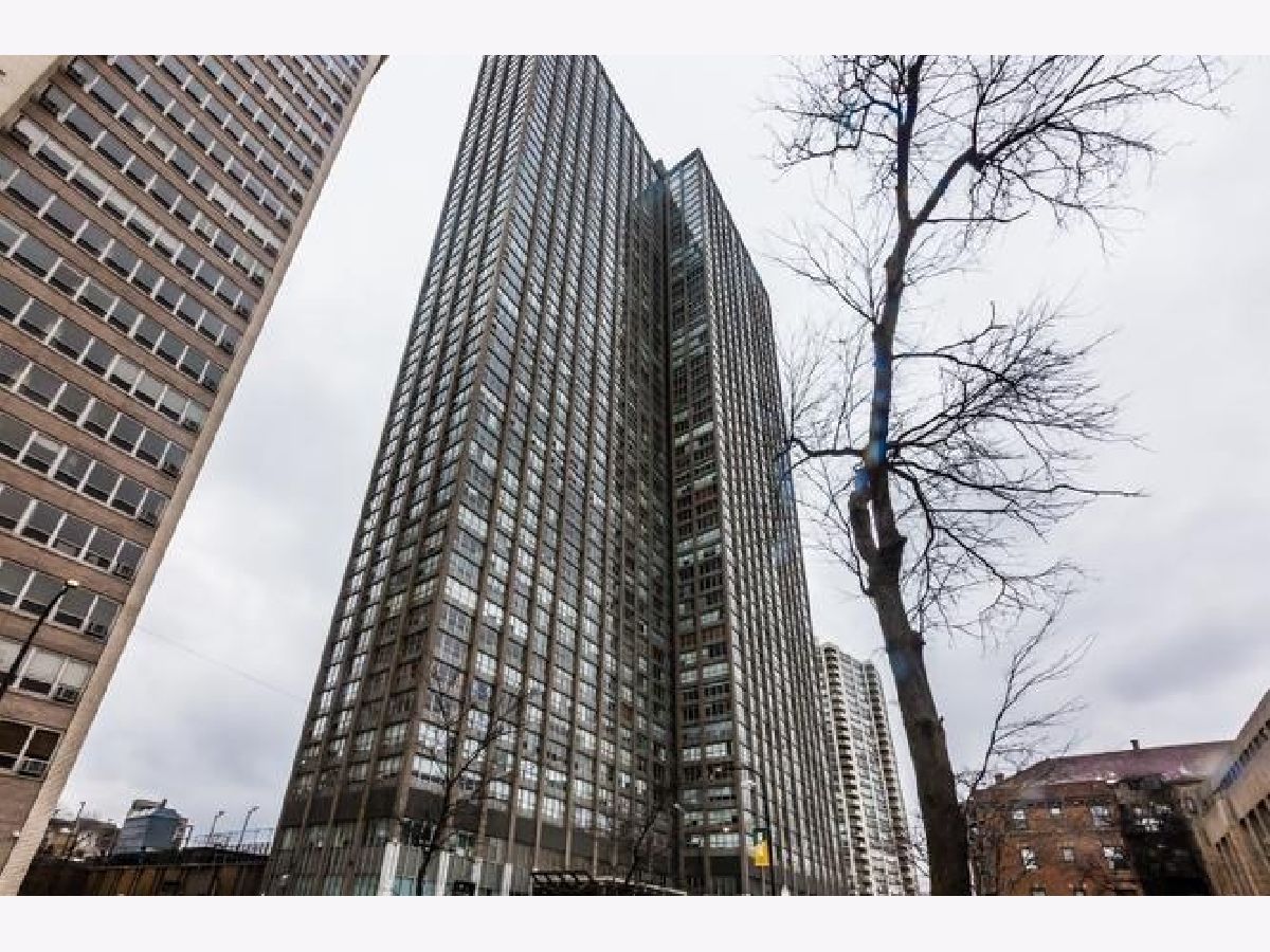 Condominiums For Sale Park Place Tower Chicago Illinois, 655 Irving Park Road