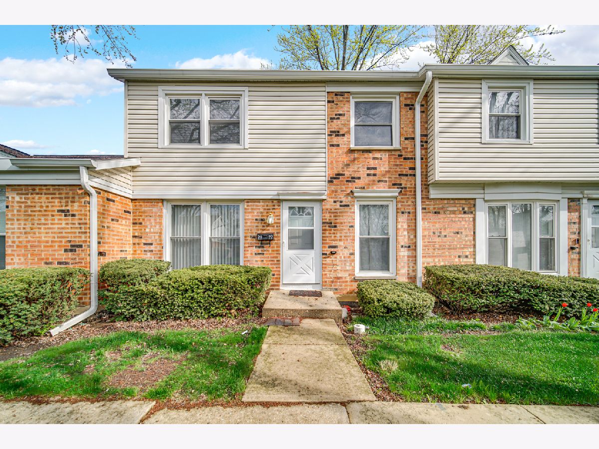  For Sale Streamwood Illinois, 2022 Duxbury Court