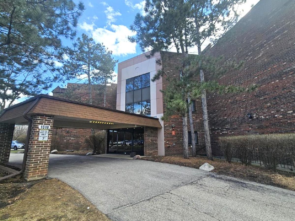  Rented Glenview Illinois, 1018 Castilian