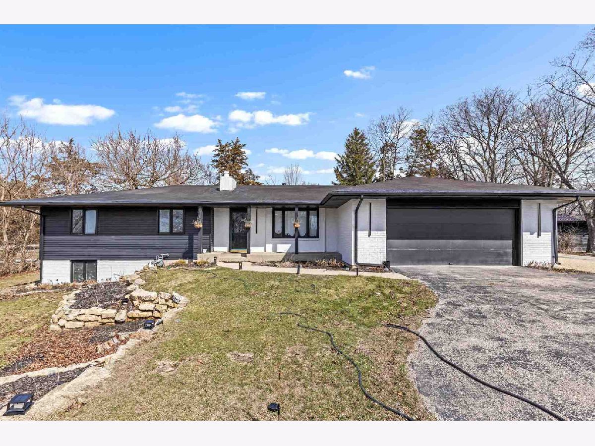  For Sale South Beloit Illinois, 7010 Prairie Hill Road