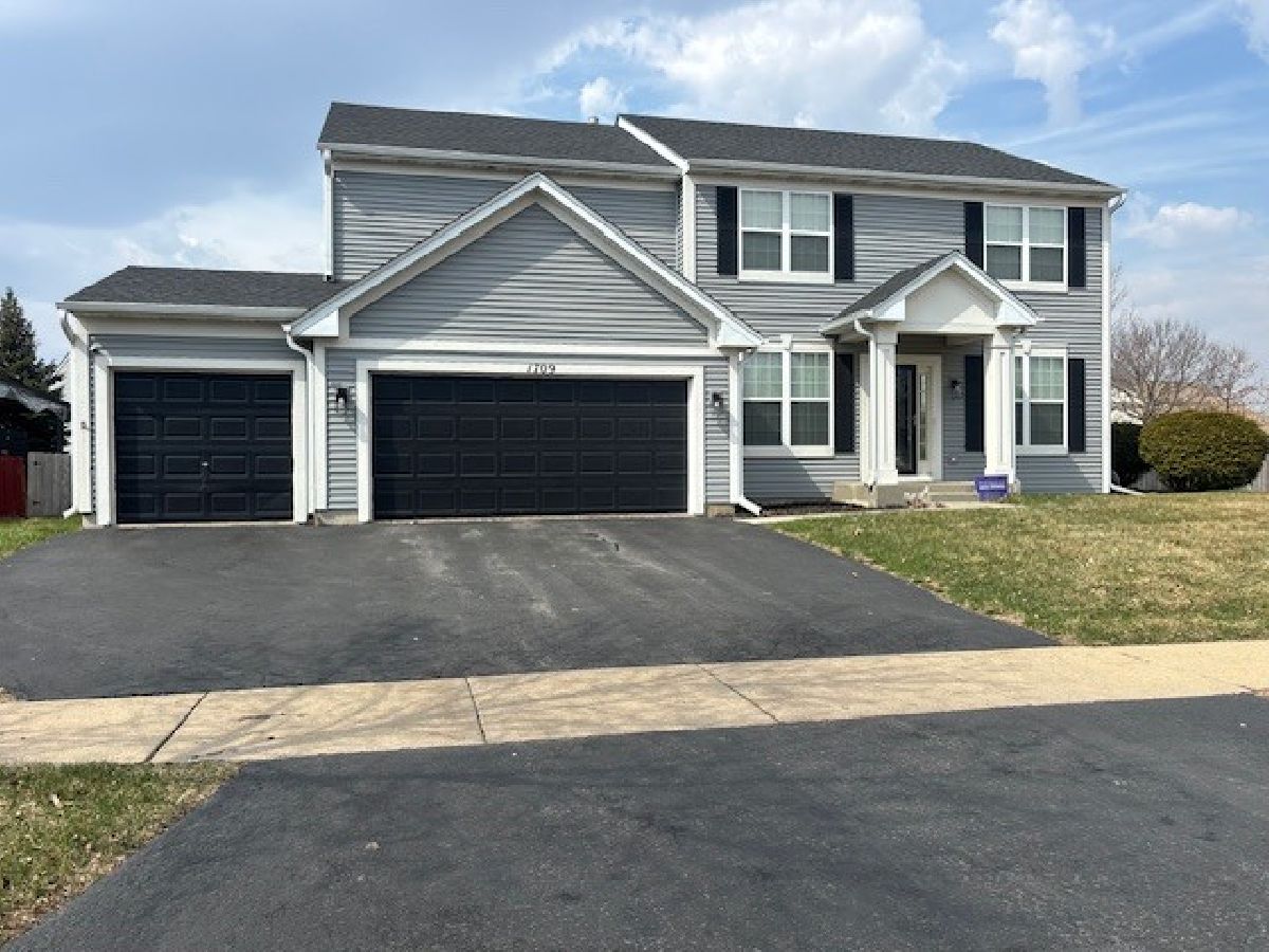 Homes & Townhomes For Sale Foxmoor Montgomery Illinois, 1709 Wick Way